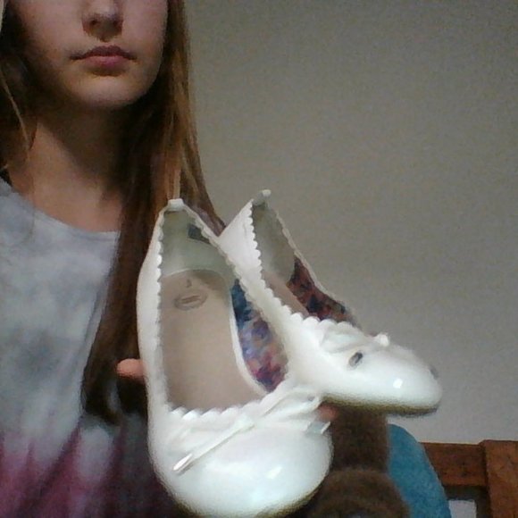 Flipflops, and high heels. - Picture 5 of 7